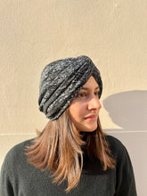 Carica l'immagine nel visualizzatore di Gallery, Turbante con pizzo black and silver