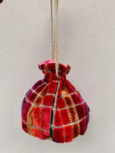 Carica l'immagine nel visualizzatore di Gallery, Secchiello lip gloss