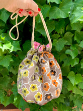 Carica l'immagine nel visualizzatore di Gallery, Secchiello flowers