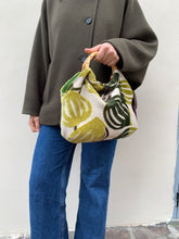 Carica l'immagine nel visualizzatore di Gallery, Baguette bag foliage