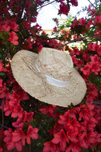 Carica l'immagine nel visualizzatore di Gallery, Cappello paglia con intreccio