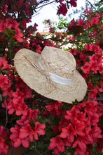 Carica l'immagine nel visualizzatore di Gallery, Cappello paglia con intreccio
