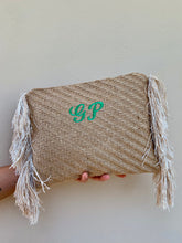 Carica l'immagine nel visualizzatore di Gallery, Pochette Cindy in juta con frange