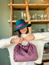 Carica l'immagine nel visualizzatore di Gallery, Cappello Fedora con fiocco green and purple
