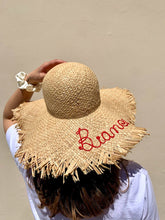 Carica l'immagine nel visualizzatore di Gallery, Cappello in rafia sfrangiato Riri