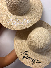 Carica l'immagine nel visualizzatore di Gallery, Cappello in mais Africa