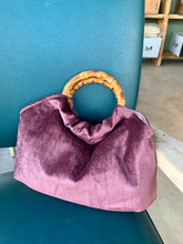 Carica l'immagine nel visualizzatore di Gallery, Baguette bag purple