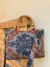 Carica l'immagine nel visualizzatore di Gallery, Mini bamboo bag lana sunset