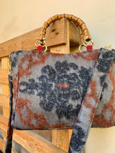 Carica l'immagine nel visualizzatore di Gallery, Mini bamboo bag lana sunset