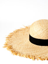 Carica l'immagine nel visualizzatore di Gallery, Cappello in rafia sfrangiato Capri (+colori)