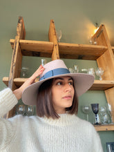 Carica l'immagine nel visualizzatore di Gallery, Cappello Fedora large lapin Ghiaccio