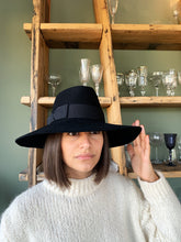 Carica l'immagine nel visualizzatore di Gallery, Cappello Fedora large lapin black