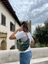 Carica l&#39;immagine nel visualizzatore di Gallery, Hobo bag Turquoise
