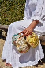 Carica l&#39;immagine nel visualizzatore di Gallery, Sissi mini bag in seta avorio
