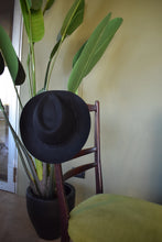 Carica l&#39;immagine nel visualizzatore di Gallery, Cappello Cowboy nero

