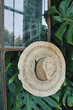 Carica l&#39;immagine nel visualizzatore di Gallery, Mexican hat
